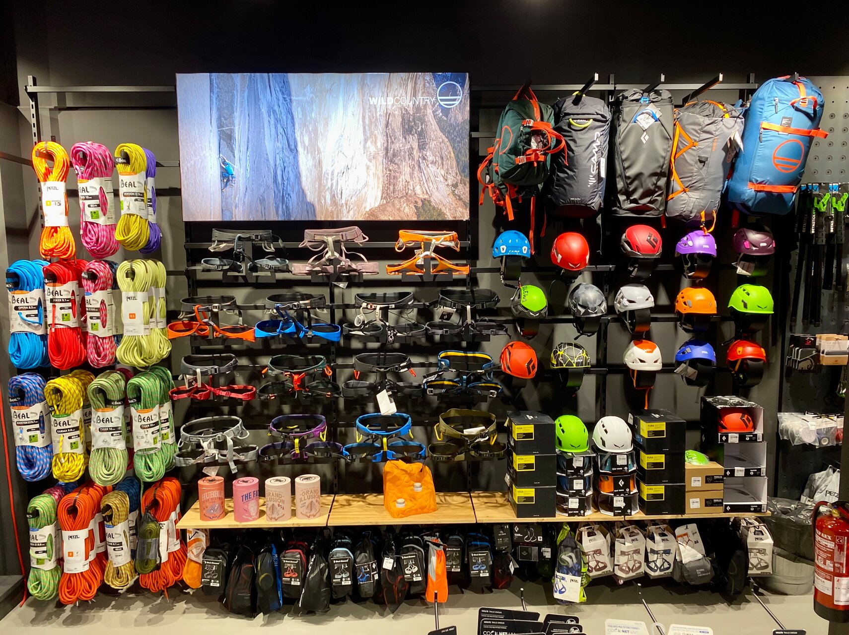 VERTIC BARCELONA Mountain Shop